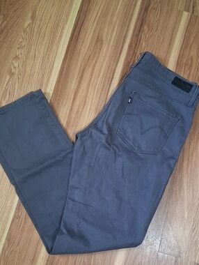 Levis Mid Rise Skinny Gray Jeans -